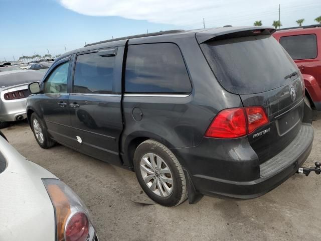 2012 Volkswagen Routan SE