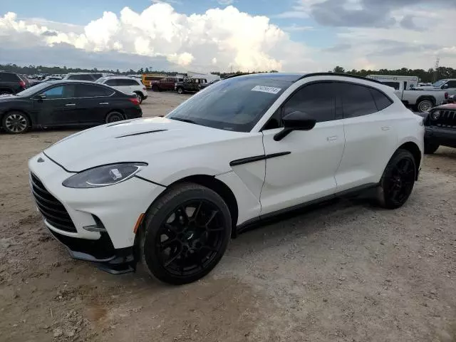 2023 Aston Martin DBX 707