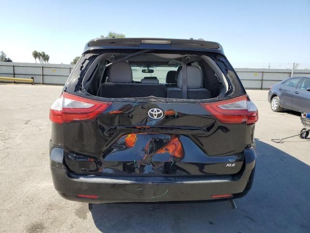 2017 Toyota Sienna XLE