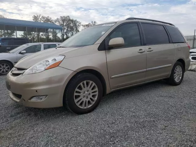 2007 Toyota Sienna XLE