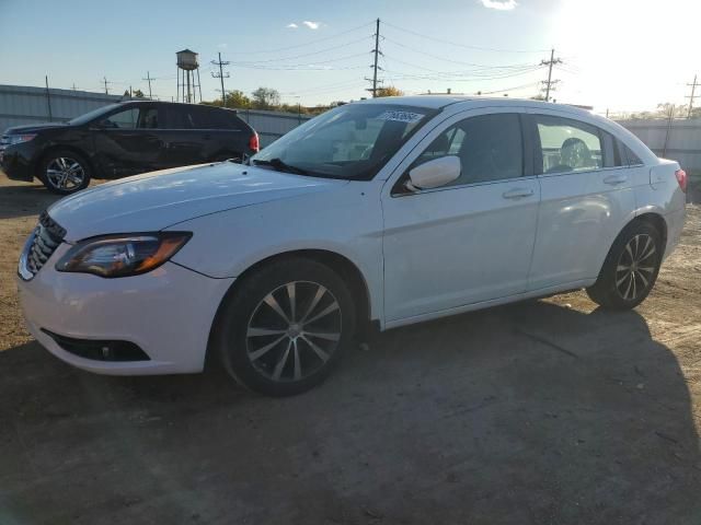 2013 Chrysler 200 Touring