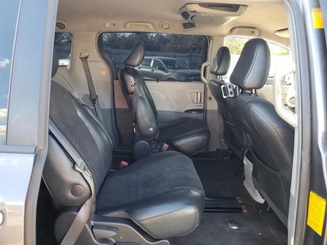 2013 Toyota Sienna Sport