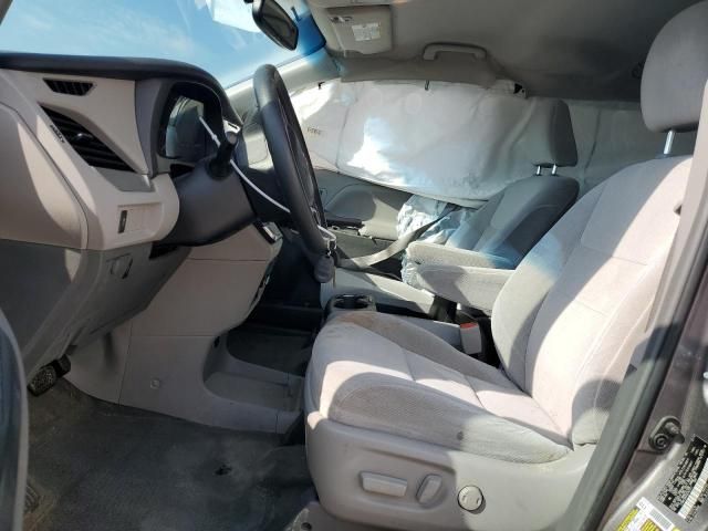 2016 Toyota Sienna LE