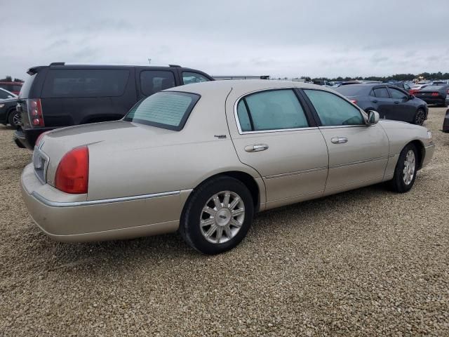 2010 Lincoln Town Car Signature Limited