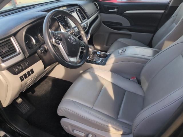 2019 Toyota Highlander SE