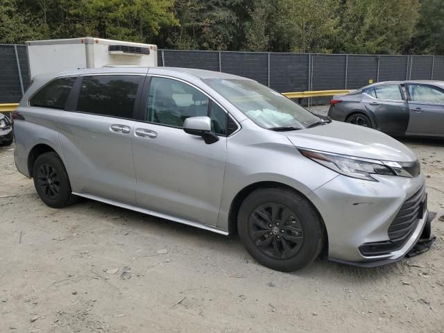 2023 Toyota Sienna LE