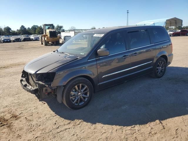 2016 Chrysler Town & Country S