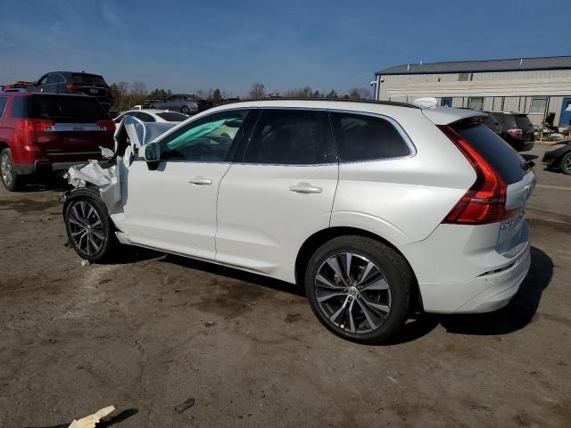 2022 Volvo XC60 B5 Momentum