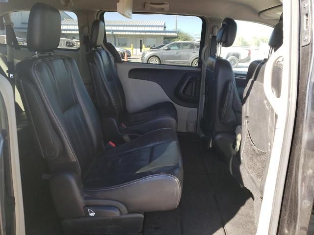 2014 Chrysler Town & Country Touring