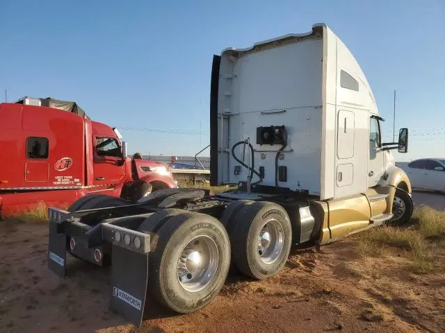 2015 Kenworth Construction T680