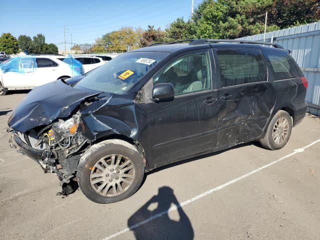 2010 Toyota Sienna XLE