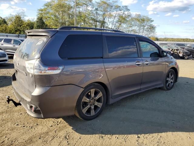 2013 Toyota Sienna Sport