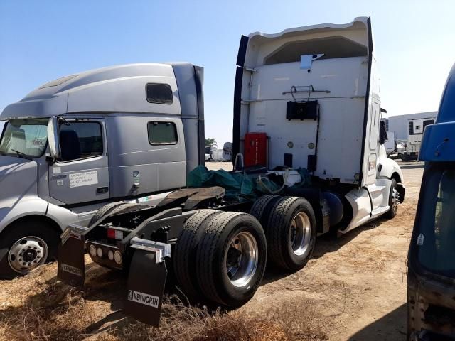 2016 Kenworth Construction T680