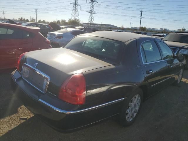 2010 Lincoln Town Car Signature Limited