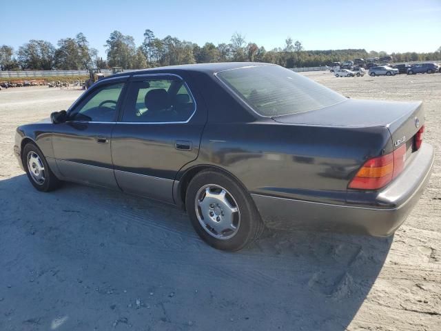 2000 Lexus LS 400