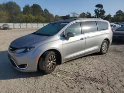 Chrysler Vehiculos salvage en venta: 2017 Chrysler Pacifica Touring L