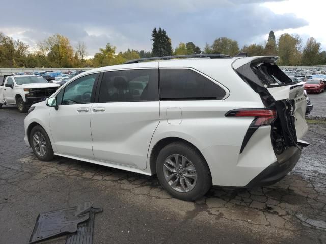 2022 Toyota Sienna XLE