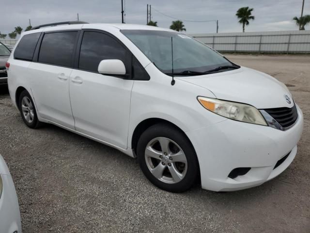 2013 Toyota Sienna LE