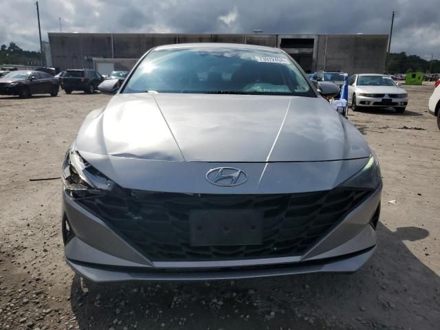 2021 Hyundai Elantra SE