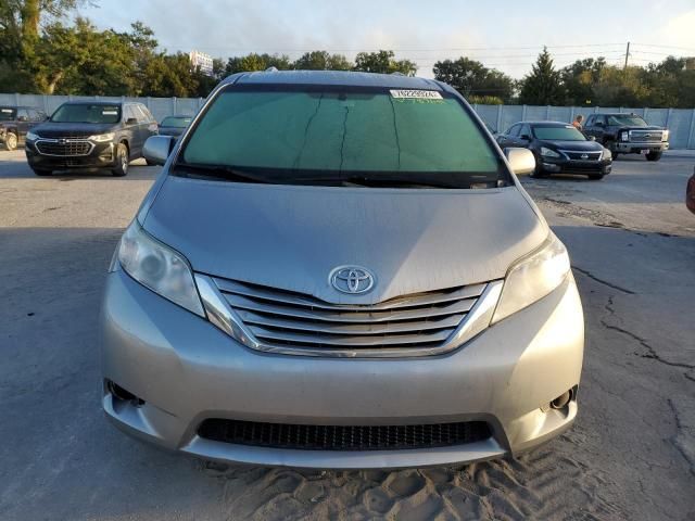 2017 Toyota Sienna LE