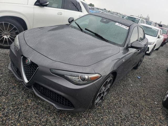 2022 Alfa Romeo Giulia Super