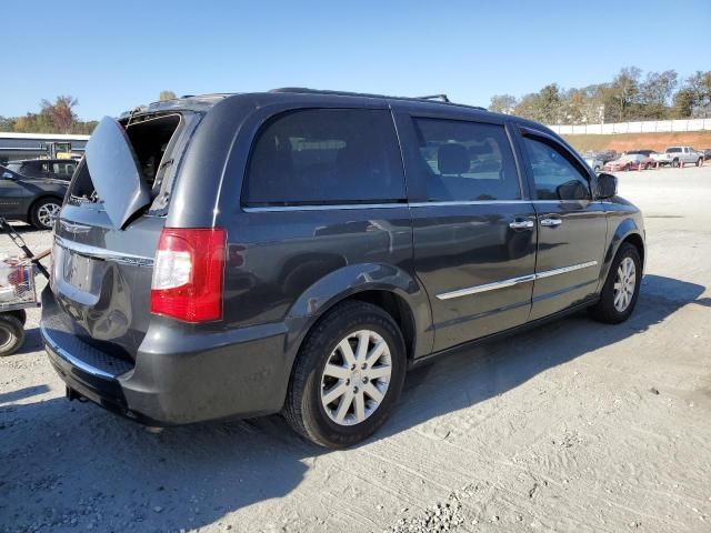 2012 Chrysler Town & Country Touring L