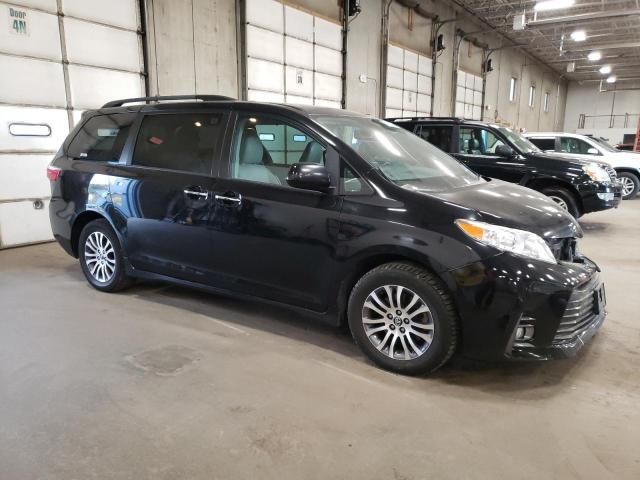 2020 Toyota Sienna XLE