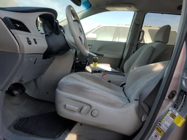 2013 Toyota Sienna LE