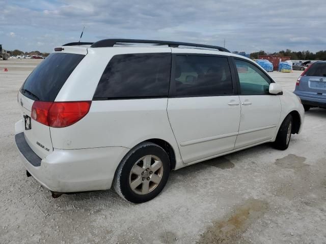 2010 Toyota Sienna XLE