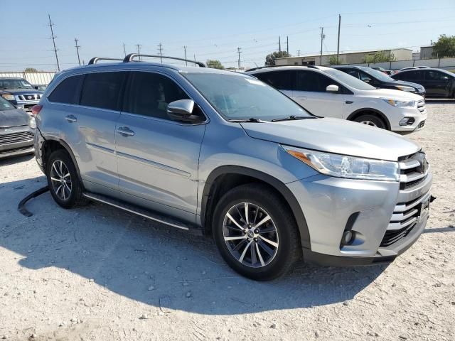 2017 Toyota Highlander SE