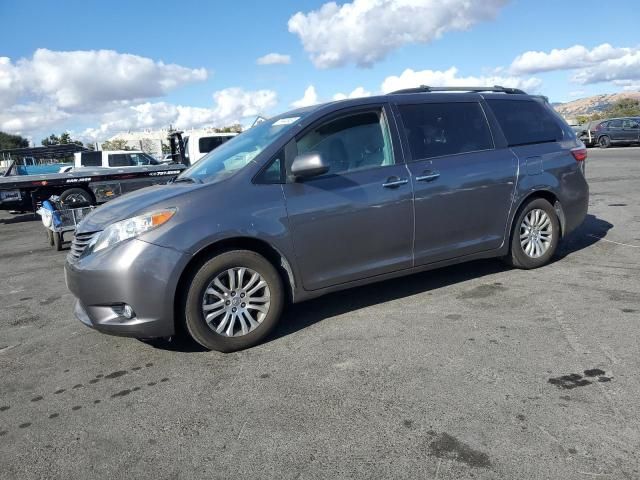 2017 Toyota Sienna XLE