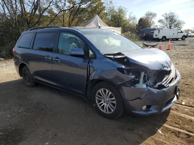 2017 Toyota Sienna XLE