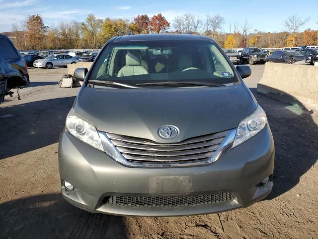 2011 Toyota Sienna XLE