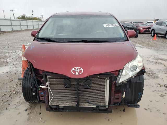 2011 Toyota Sienna XLE