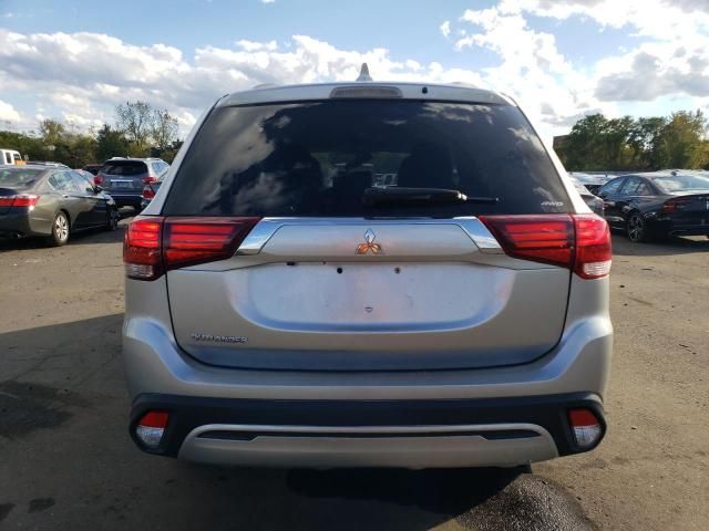 2020 Mitsubishi Outlander SE