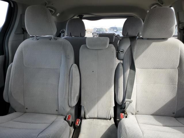 2015 Toyota Sienna LE