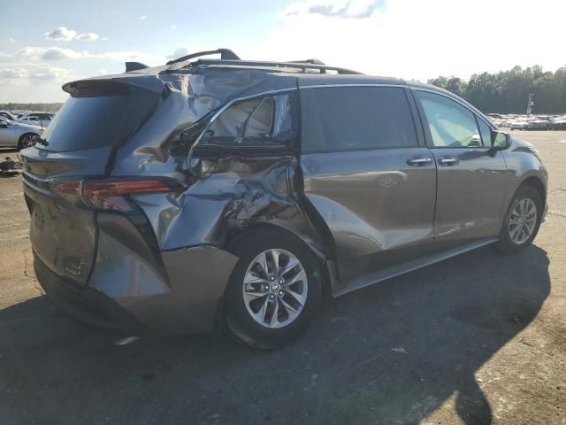 2022 Toyota Sienna XLE