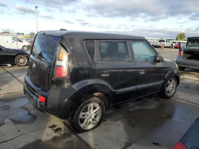 2010 KIA Soul +