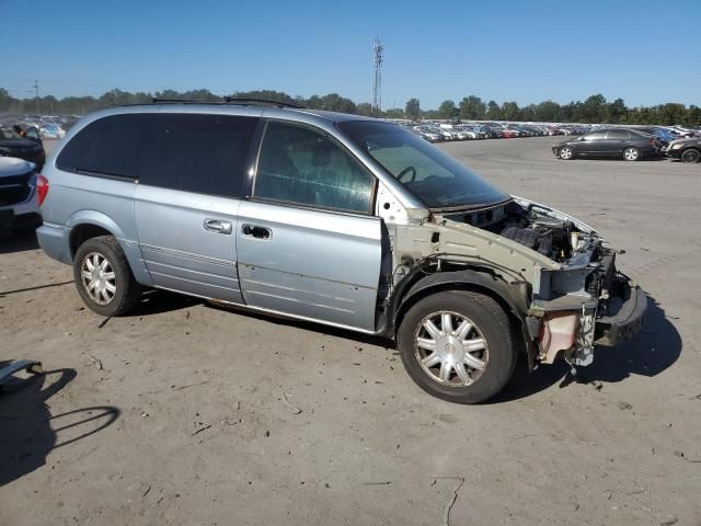 2005 Chrysler Town & Country Touring