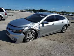 Carros salvage sin ofertas aún a la venta en subasta: 2018 Chevrolet Malibu LT