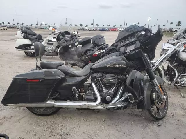 2017 Harley-Davidson Flhxse CVO Street Glide