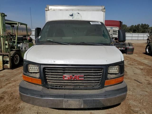 2004 GMC Savana Cutaway G3500