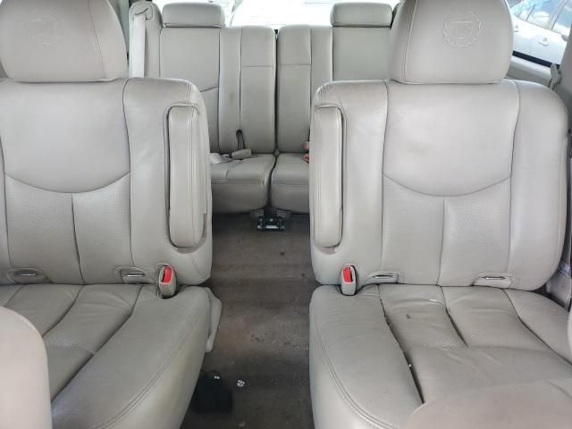 2004 Cadillac Escalade Luxury