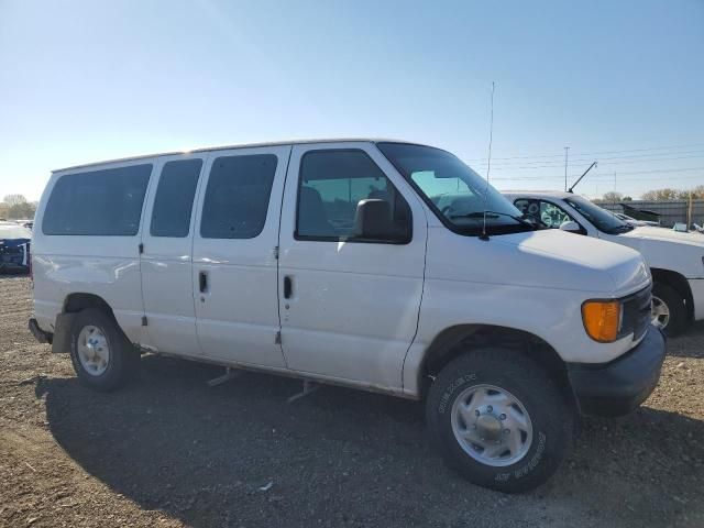 2004 Ford Econoline E350 Super Duty Wagon