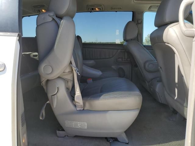 2010 Toyota Sienna XLE