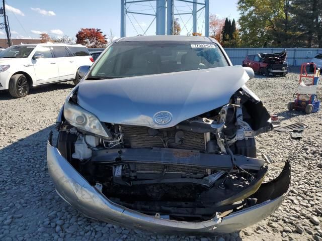 2011 Toyota Sienna XLE