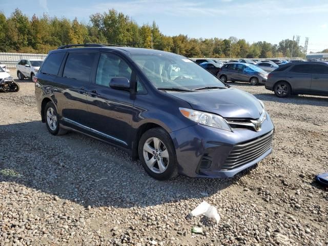 2019 Toyota Sienna LE