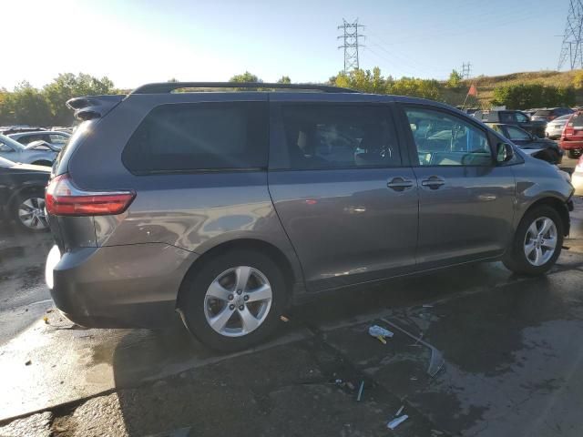 2015 Toyota Sienna LE