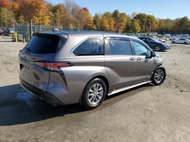 2021 Toyota Sienna XLE