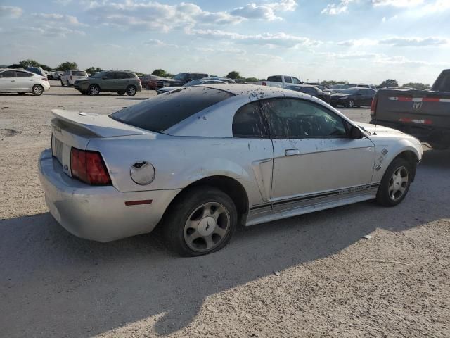 2000 Ford Mustang